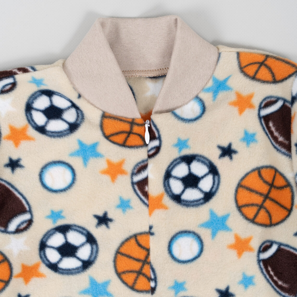 Піжама-комбінезон для хлопчика бежевий М'ячі мікрофліс