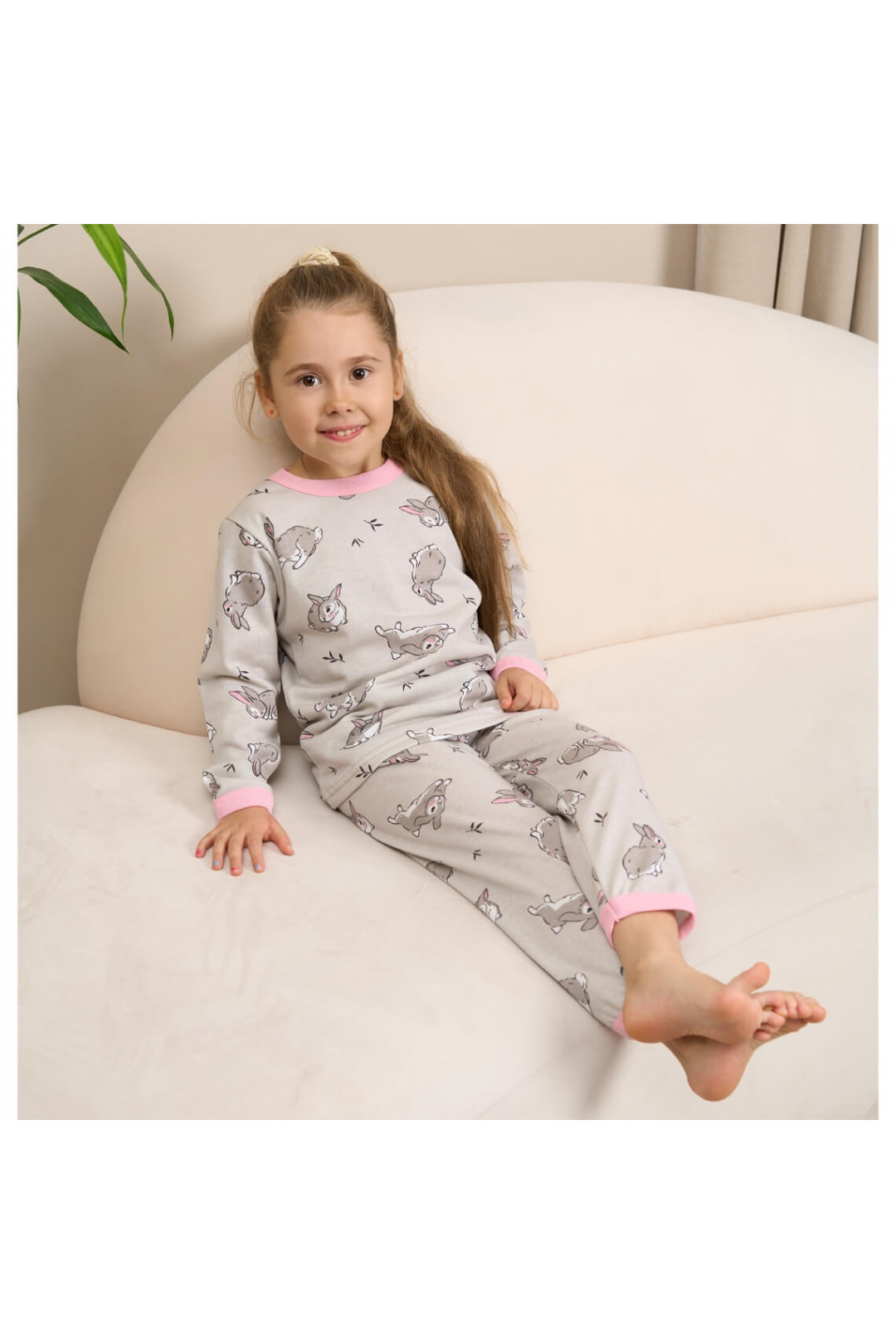 Піжама для дівчинки Зайки бежевий начіс (футер)