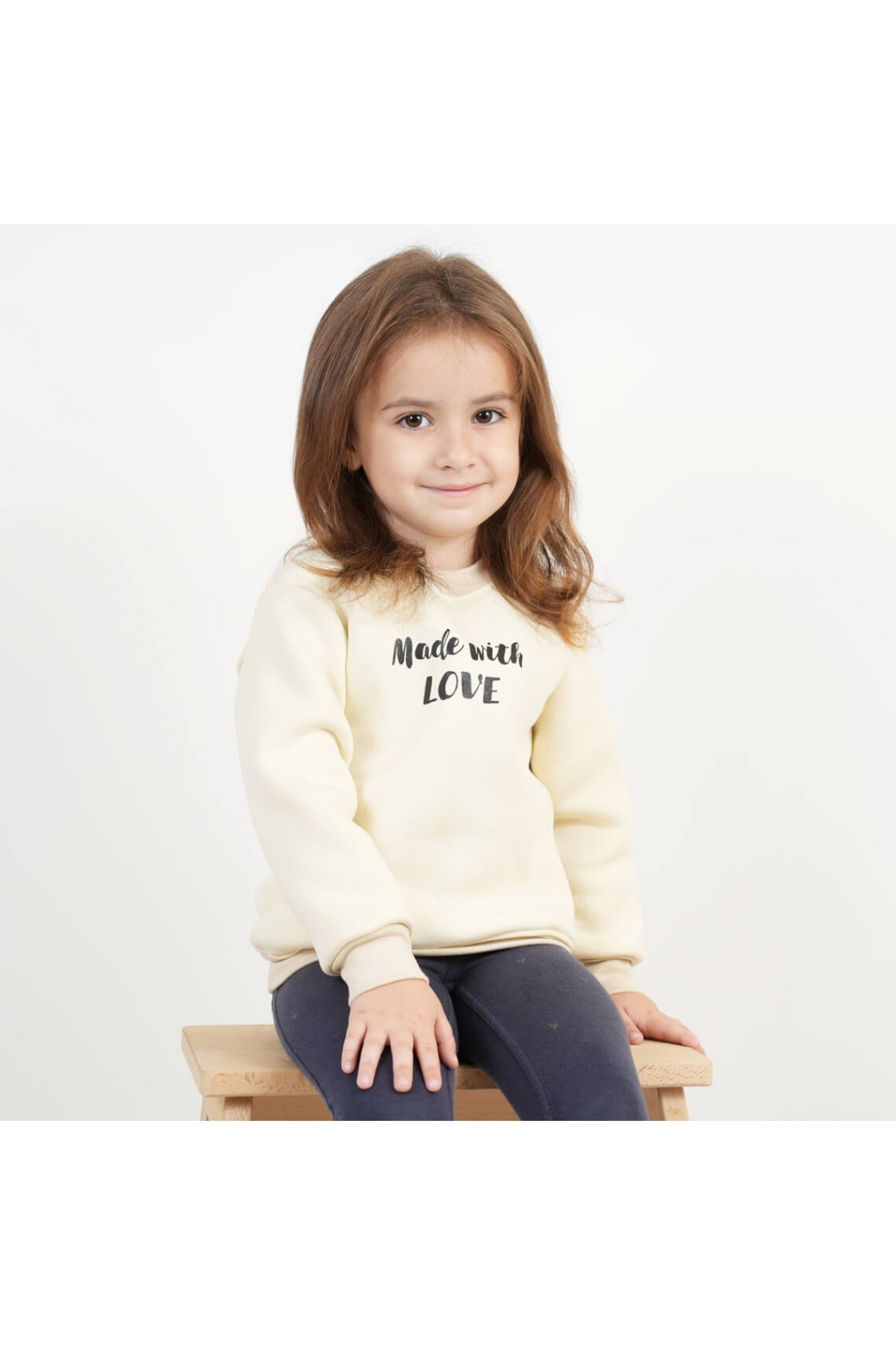 Джемпер теплий для дівчинки Made with Love молочний тринитка на флісі