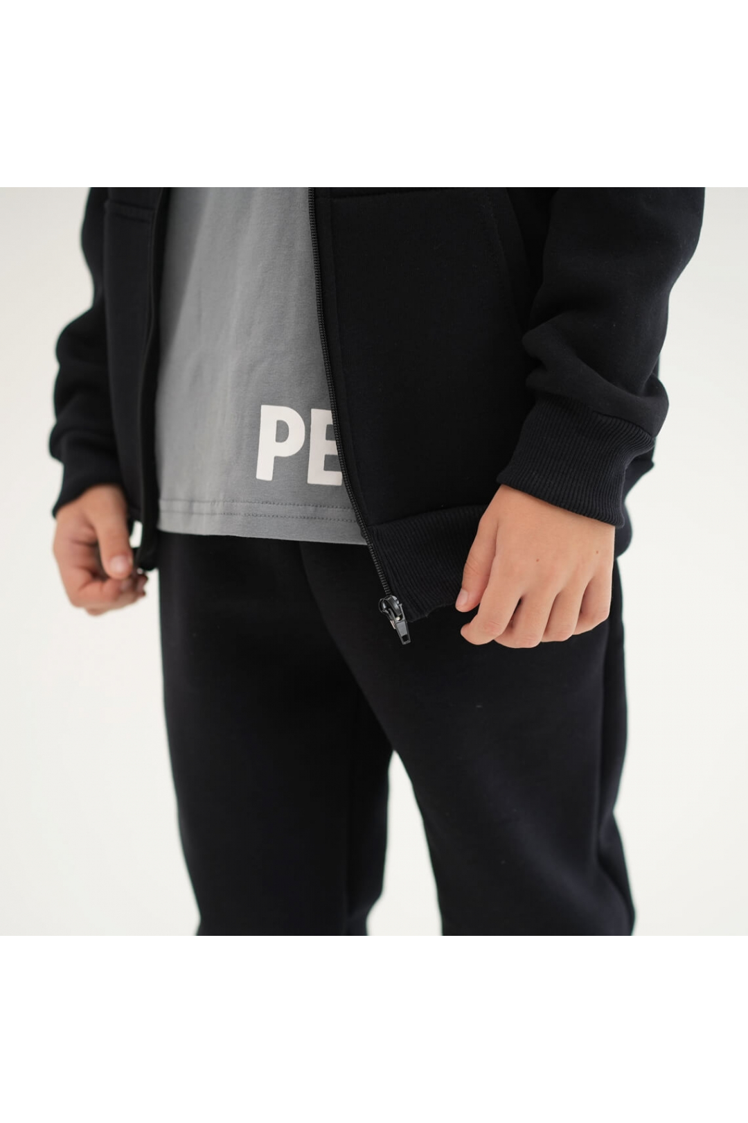 Костюм для хлопчика чорний тринитка на флісі