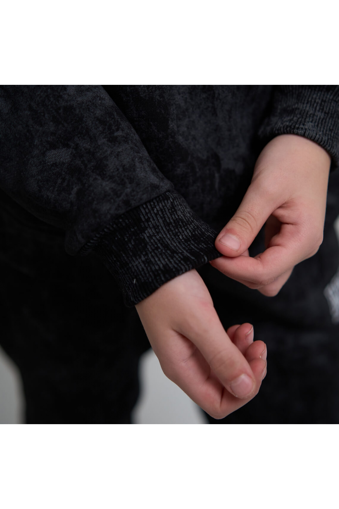 Костюм для дівчинки чорний тринитка на флісі