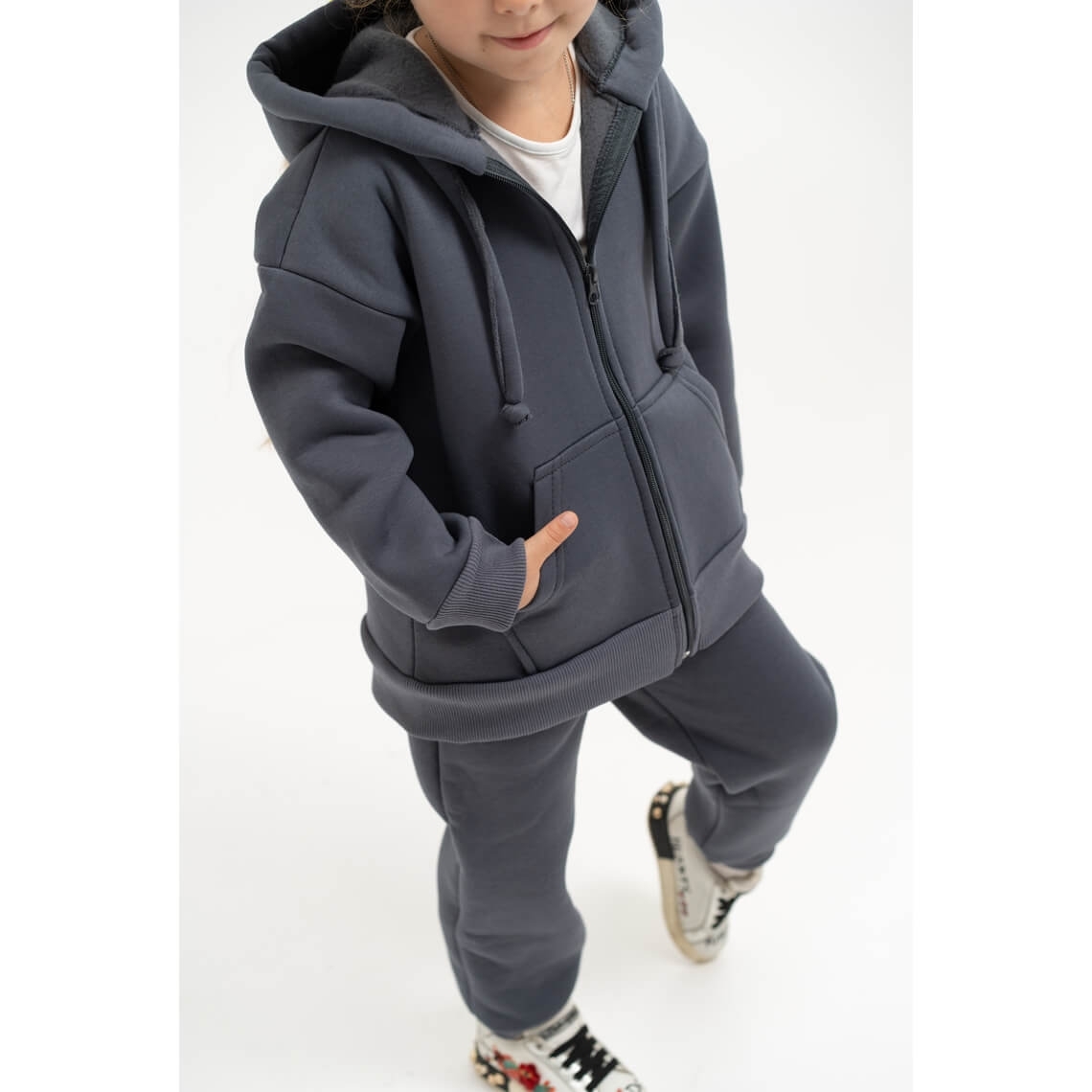 Теплий костюм для дівчинки графіт тринитка на флісі