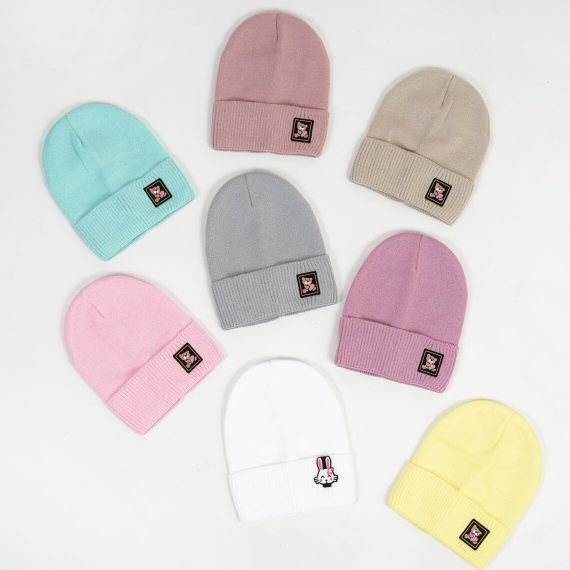 Шапка для дівчинки бежевий в'язка