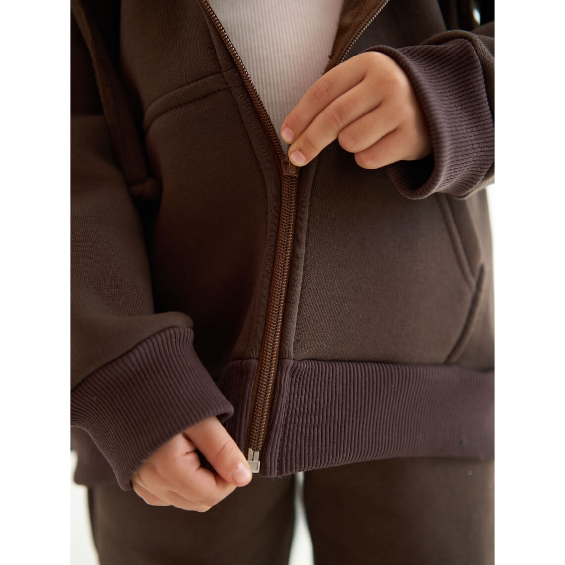 Теплий костюм для дівчинки шоколад тринитка на флісі