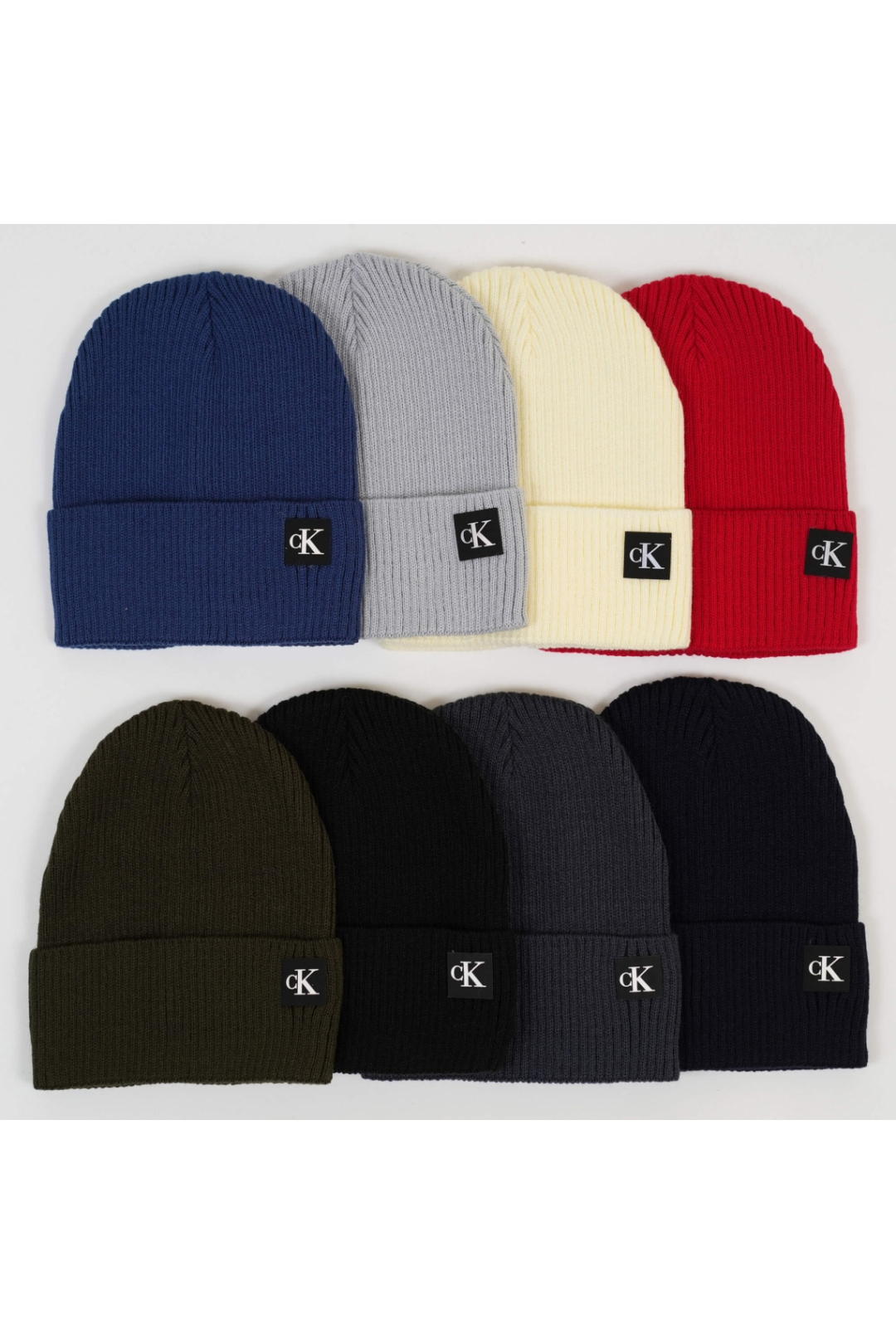 Шапка для дівчинки червона в'язка