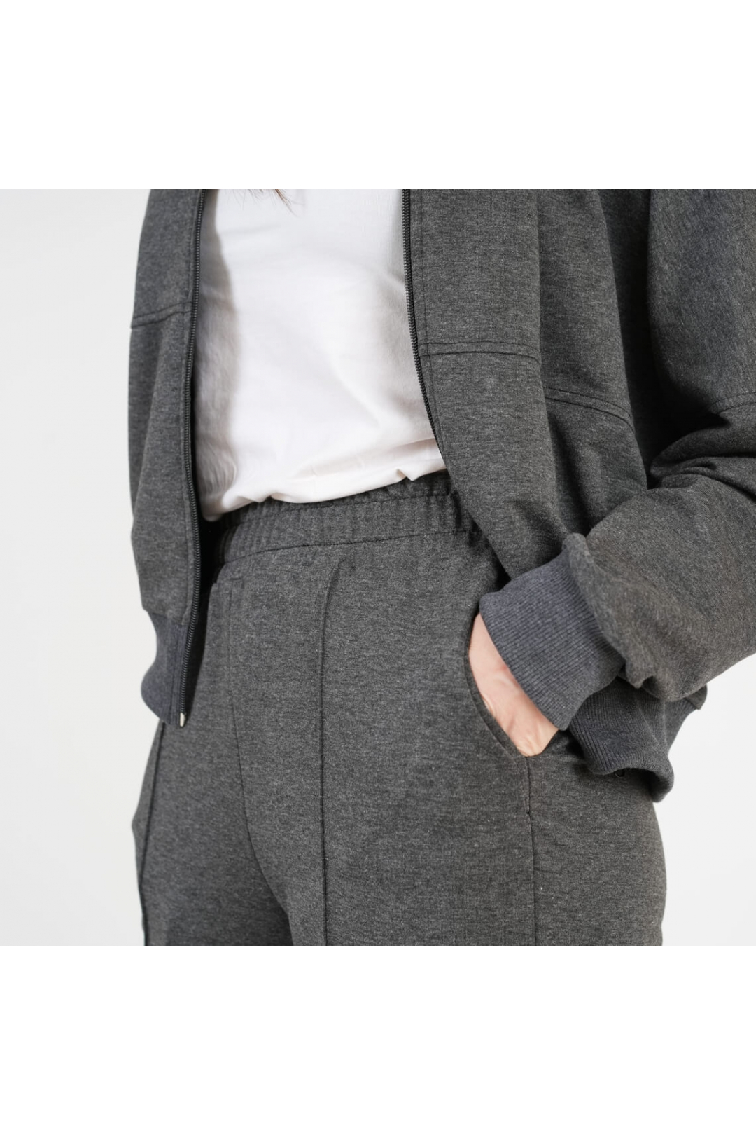 Костюм жіночій графіт двонитка