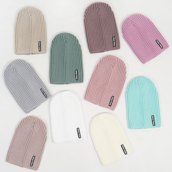 Шапка для дівчинки чорний в'язка