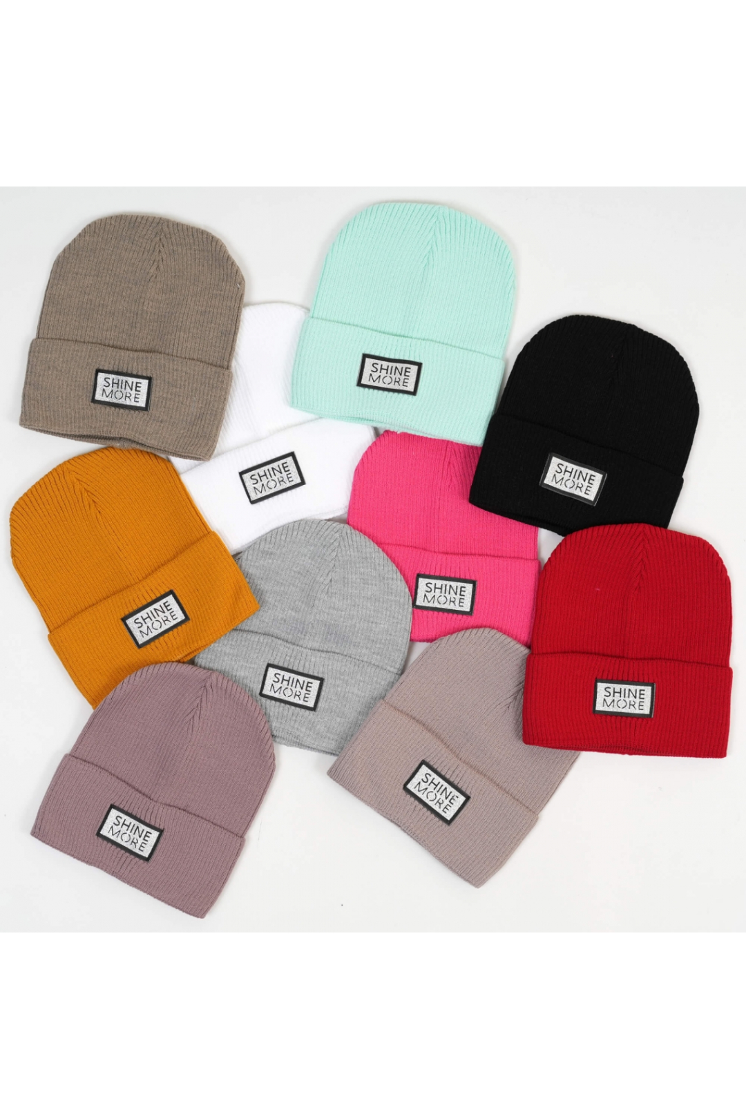 Шапка для дівчинки червона в'язка