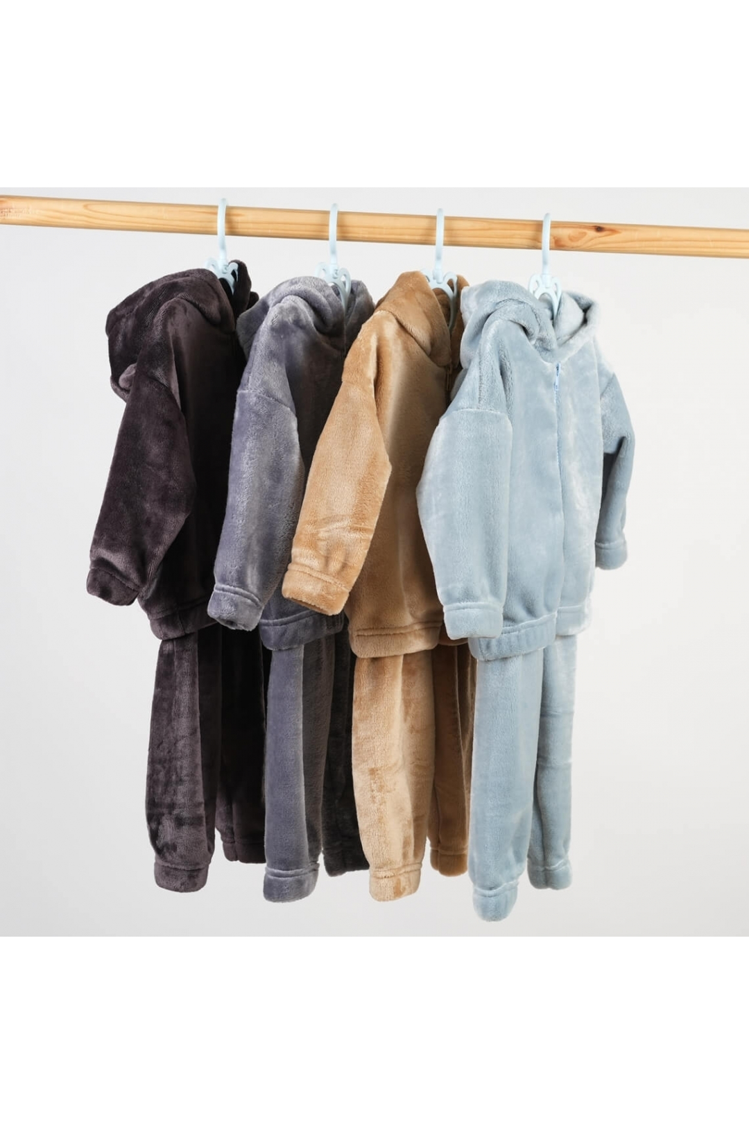 Куртка для малят пухнаста з вушками шоколад велсофт