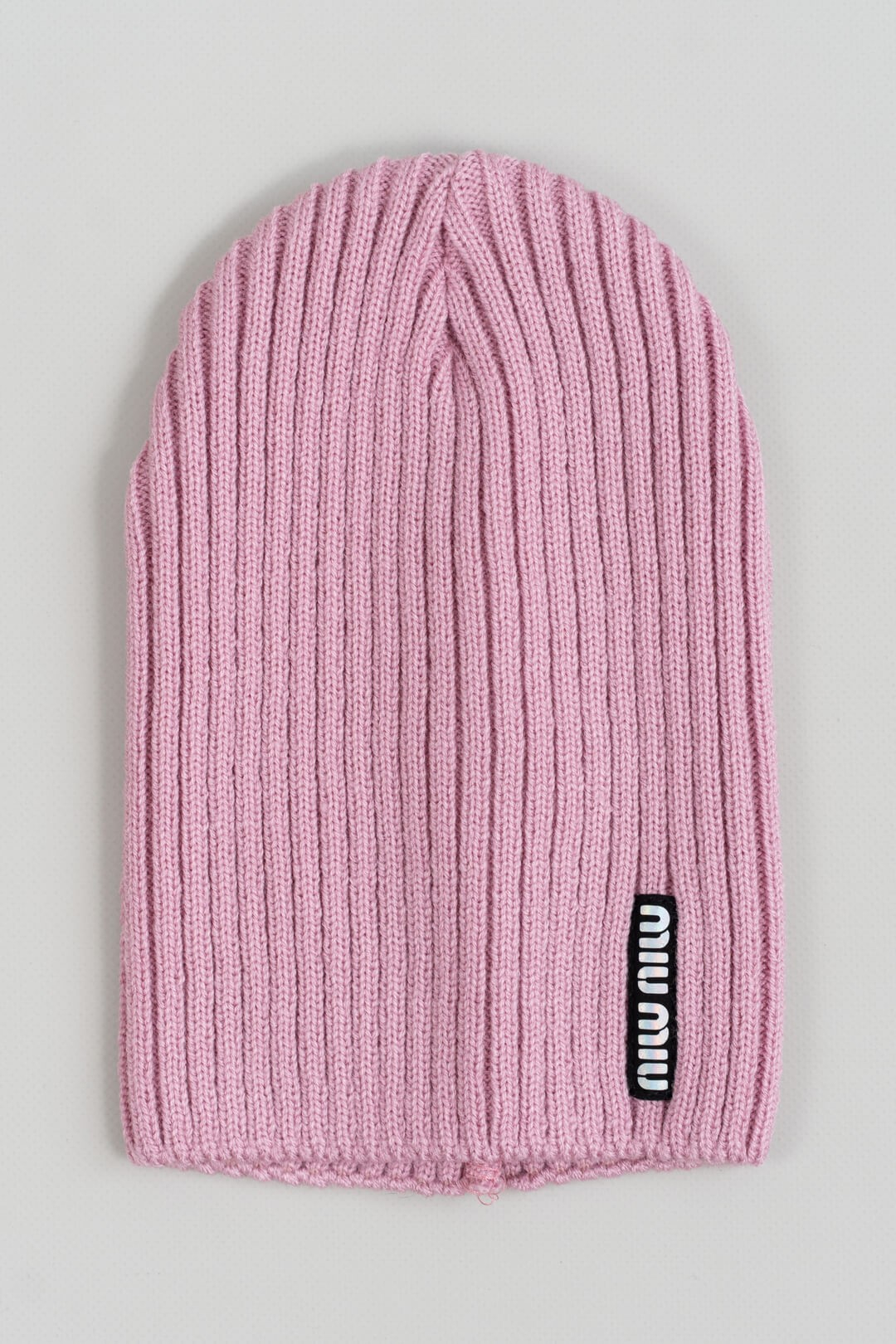 Шапка для дівчинки запорошена троянда в'язка