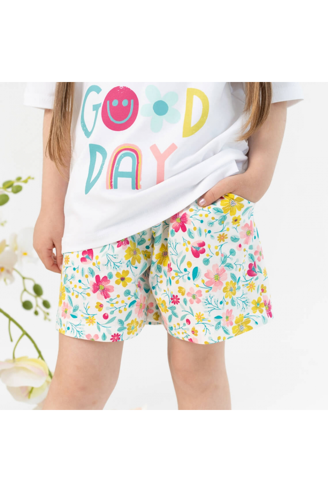 Комплект для дівчинки Квіти білий стретч-кулір