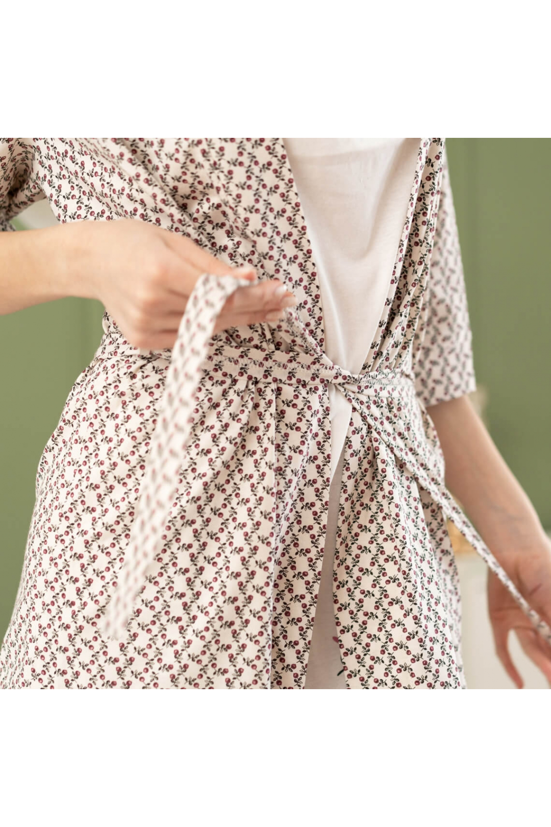 Комплект жіночий халат та сорочка Квіти бежевий кулір-пеньє