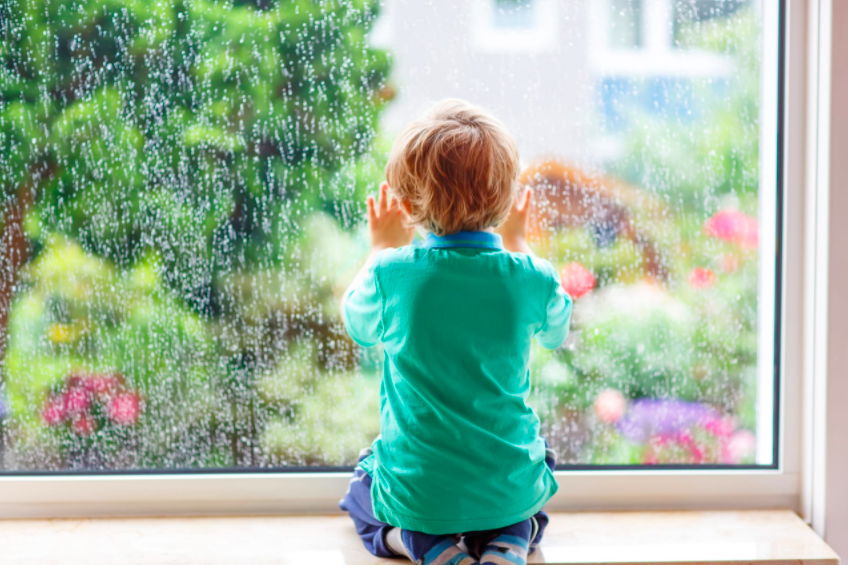 Чем занять детей на даче, если на улице дождь