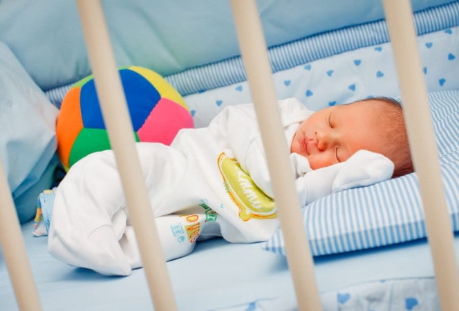 Как одевать новорожденного ребенка дома