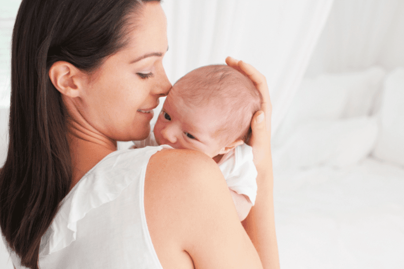 Как правильно держать голову новорожденного
