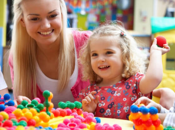 Собираем трехлетнего ребенка в детский сад: почему стоит выбрать детский трикотаж