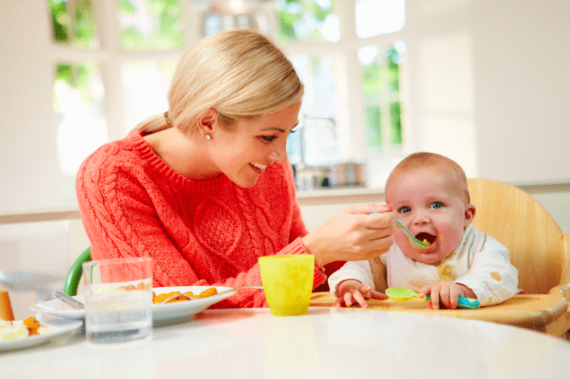 ▷ Кормление ребенка по месяцам: что можно давать и как часто кормить