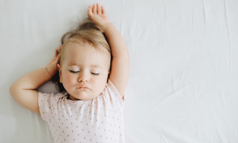 Сколько должен спать ребенок в 1 год