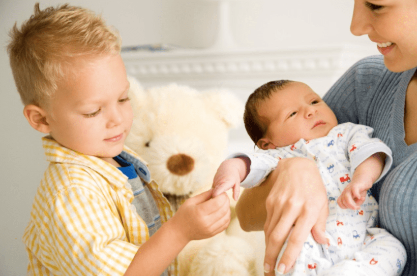 Выплаты и пособия при рождении второго ребенка 2020